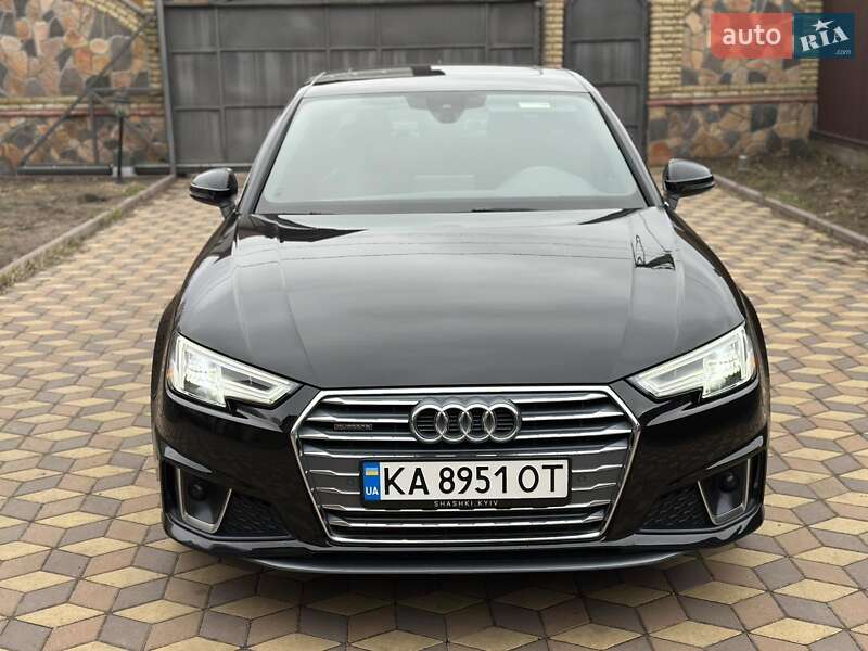 Седан Audi A4 2018 в Вишневом