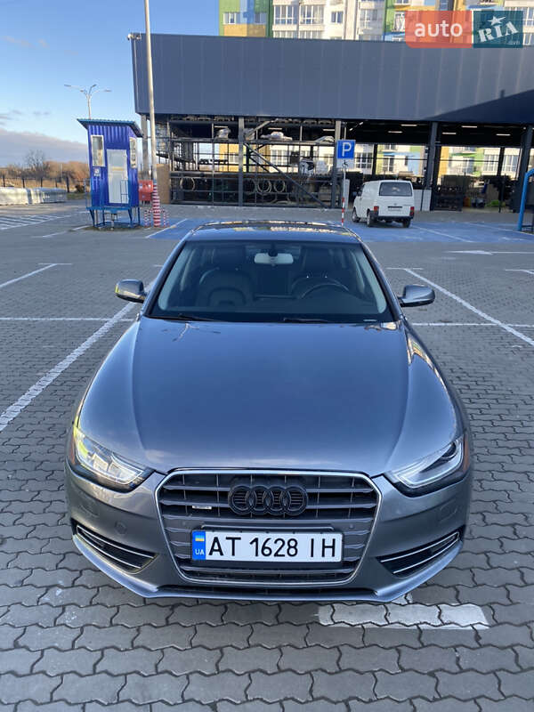 Седан Audi A4 2015 в Ивано-Франковске