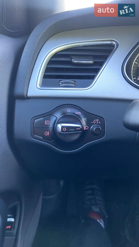 Седан Audi A4 2015 в Ивано-Франковске