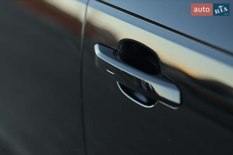 Седан Audi A4 2016 в Мукачево