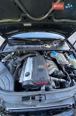 Седан Audi A4 2002 в 