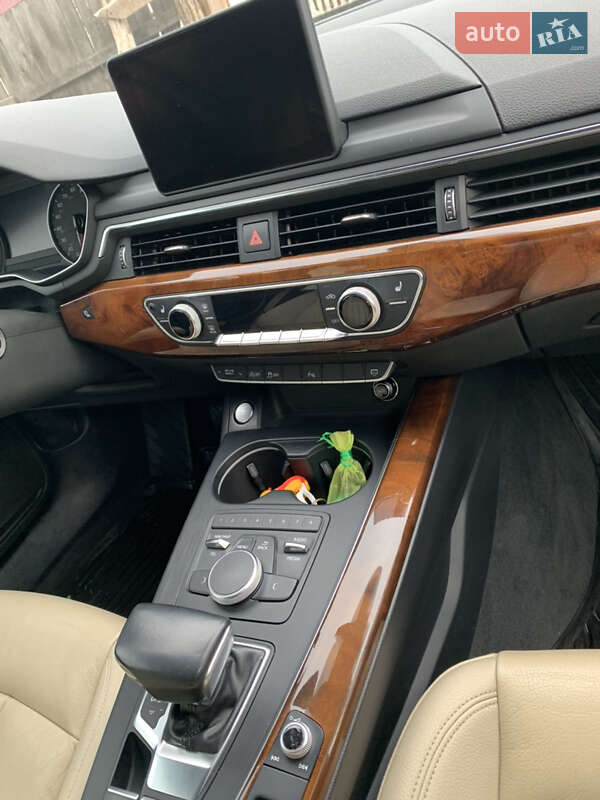 Седан Audi A4 2017 в Киеве