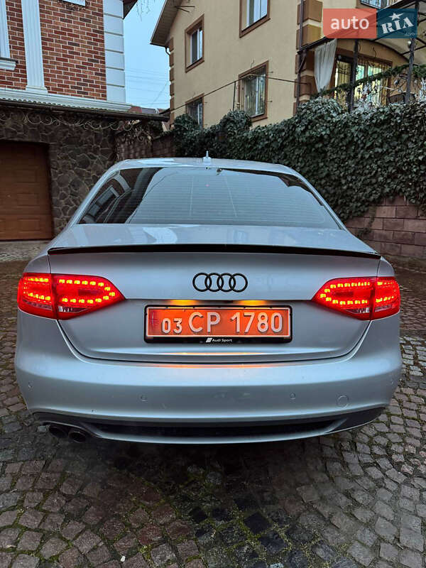 Седан Audi A4 2012 в Луцке