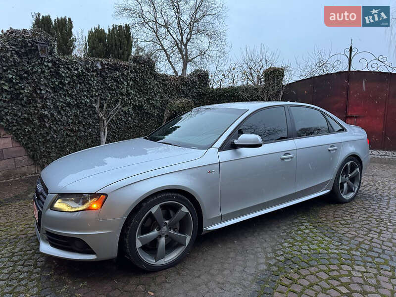Седан Audi A4 2012 в Луцке