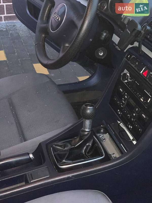 Универсал Audi A4 2002 в Луцке