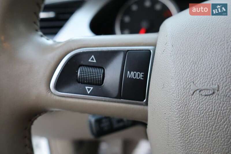 Седан Audi A4 2012 в Львові