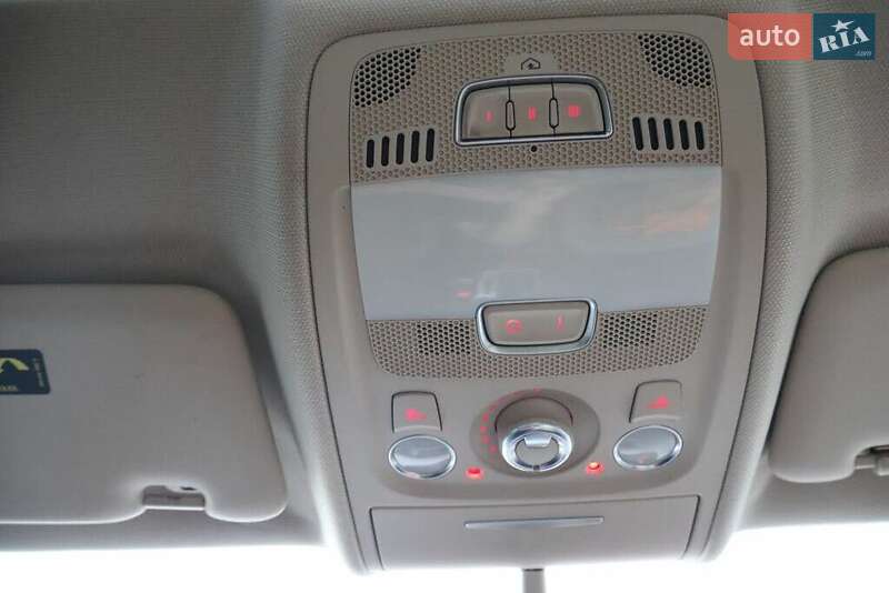 Седан Audi A4 2012 в Львові