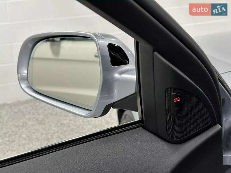 Седан Audi A4 2015 в Львове