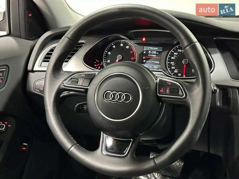 Седан Audi A4 2015 в Львове