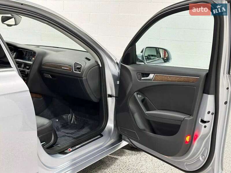 Седан Audi A4 2015 в Львове