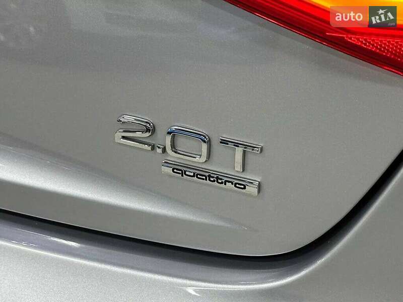 Седан Audi A4 2015 в Львове