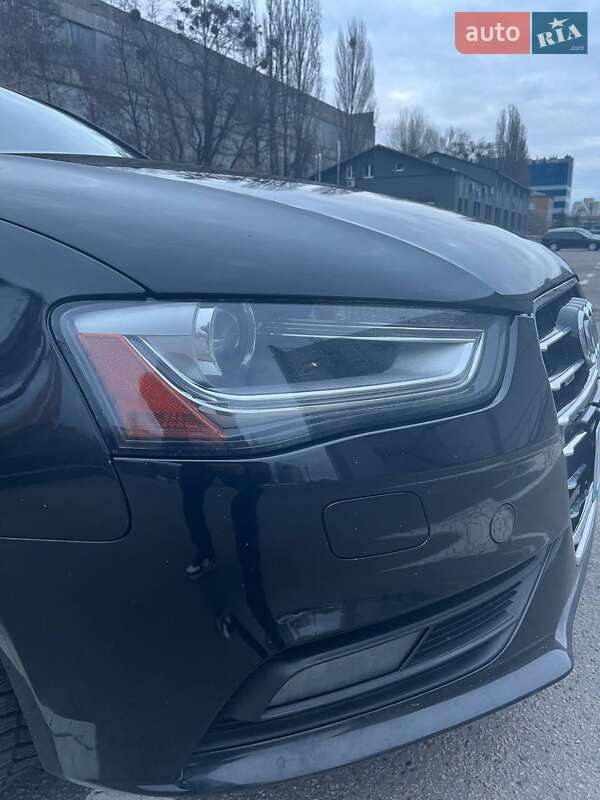 Седан Audi A4 2013 в Киеве