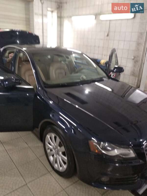 Седан Audi A4 2011 в 