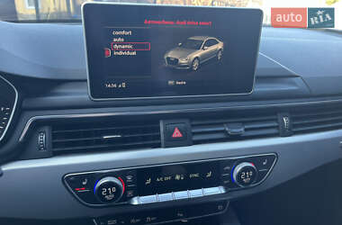 Седан Audi A4 2015 в Львові
