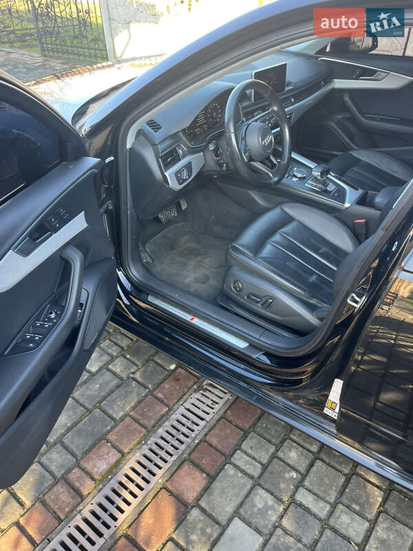 Седан Audi A4 2015 в Львові