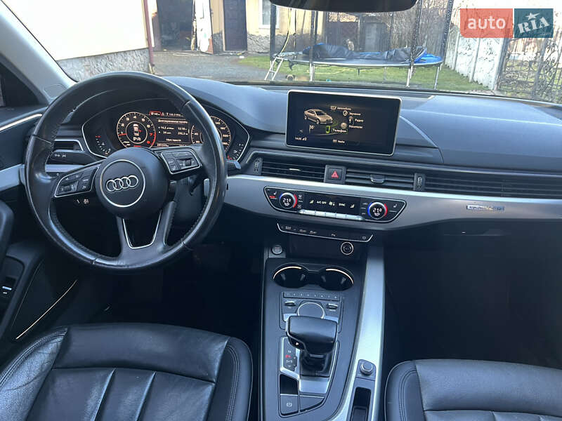 Седан Audi A4 2015 в Львові