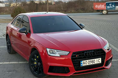 Седан Audi A4 2016 в Мукачевому