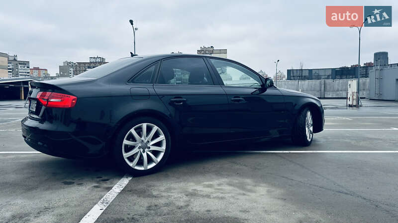 Седан Audi A4 2013 в Киеве
