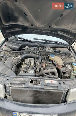 Седан Audi A4 1995 в 