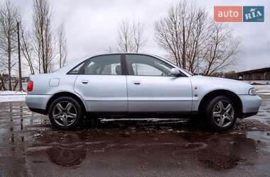 Седан Audi A4 1998 в 