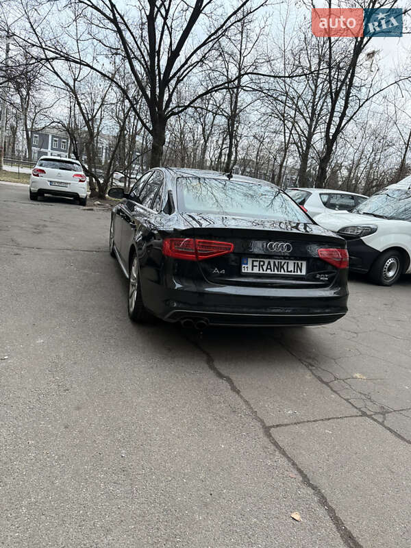 Седан Audi A4 2014 в Киеве