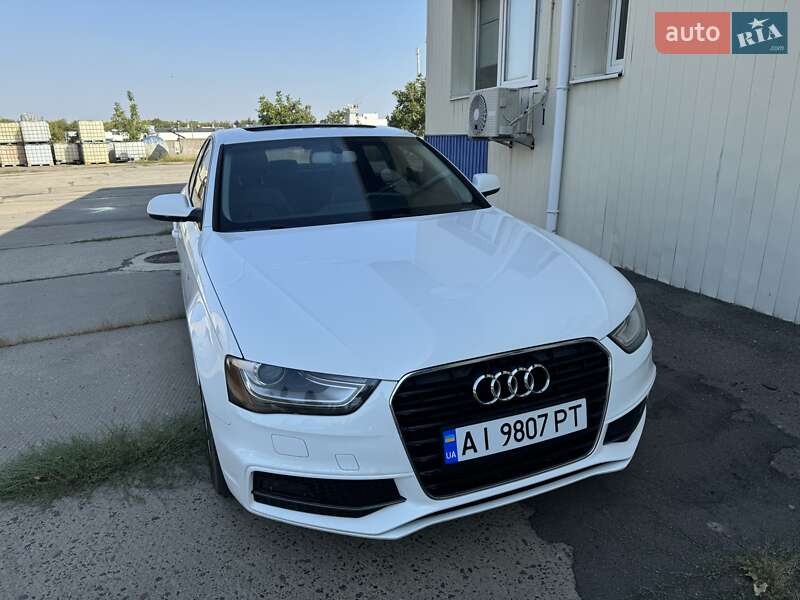 Седан Audi A4 2015 в Гатне