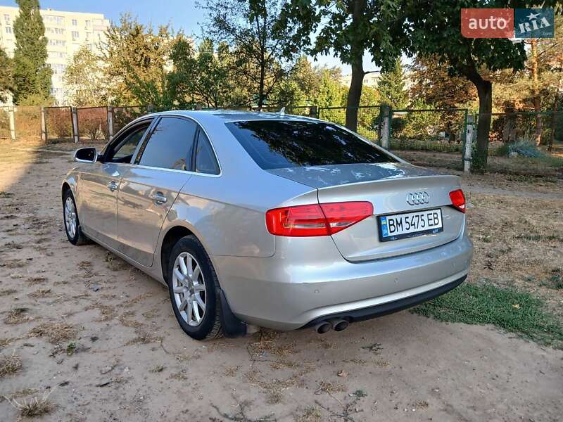 Седан Audi A4 2012 в Сумах