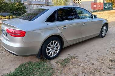 Седан Audi A4 2012 в 