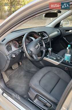 Седан Audi A4 2012 в 
