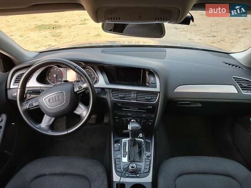Седан Audi A4 2012 в Сумах