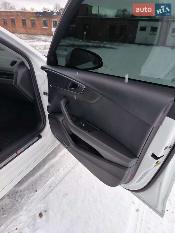 Седан Audi A4 2016 в Ромнах