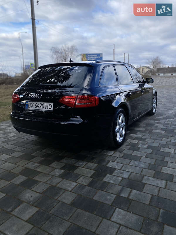 Универсал Audi A4 2011 в Староконстантинове