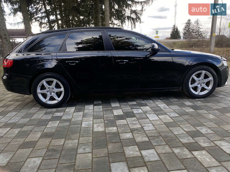 Универсал Audi A4 2011 в Староконстантинове