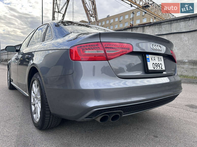 Седан Audi A4 2014 в Киеве