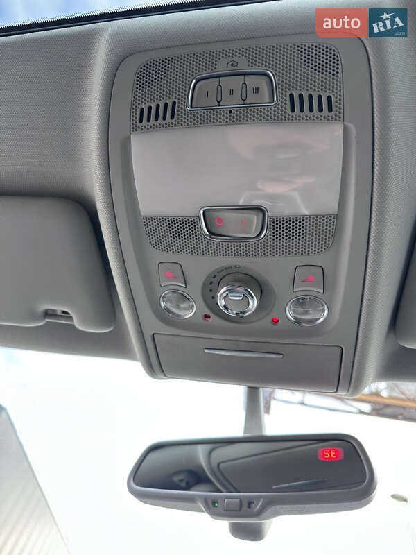 Седан Audi A4 2014 в Киеве