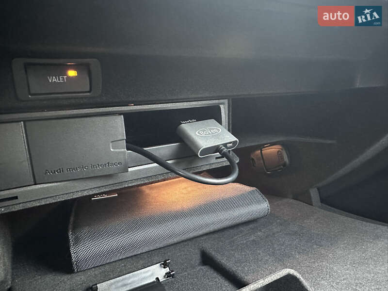 Седан Audi A4 2014 в Киеве