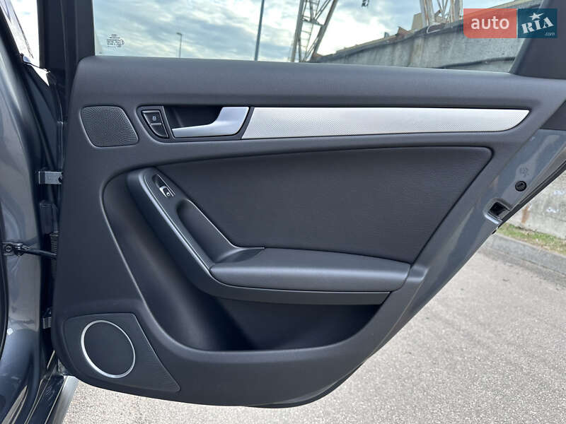 Седан Audi A4 2014 в Киеве