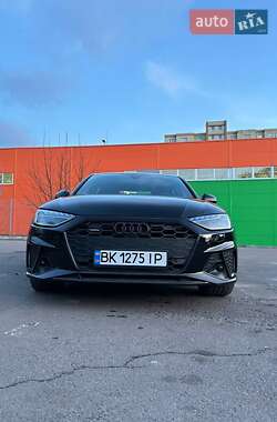 Седан Audi A4 2023 в 