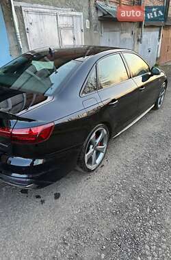 Седан Audi A4 2023 в 