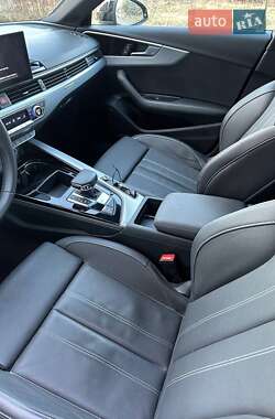 Седан Audi A4 2023 в 