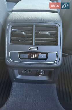 Седан Audi A4 2023 в 