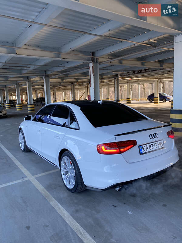 Седан Audi A4 2015 в 