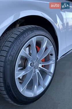 Седан Audi A4 2015 в 