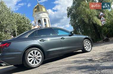Седан Audi A4 2023 в 