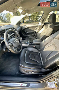 Седан Audi A4 2013 в Львове