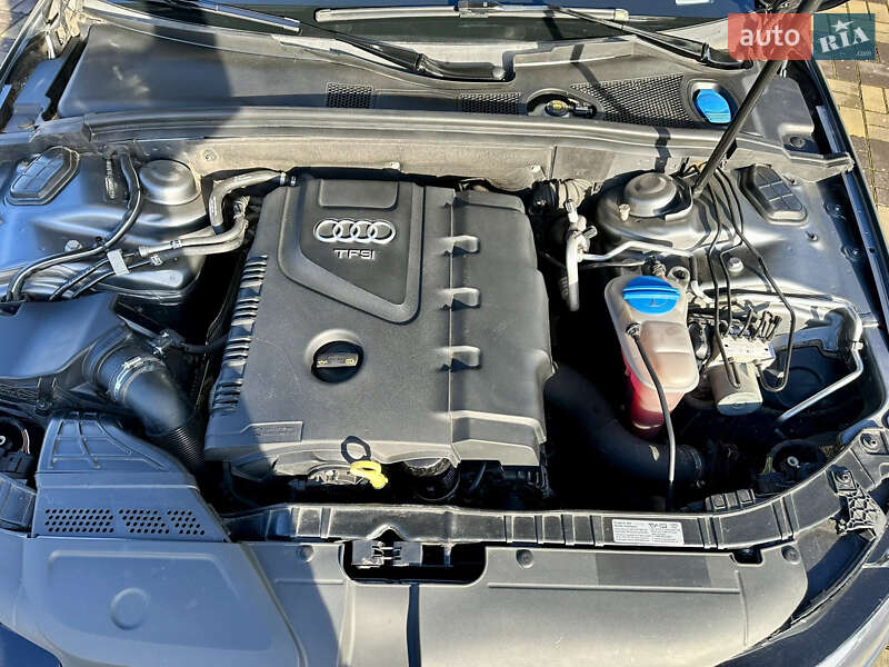 Седан Audi A4 2013 в Львове