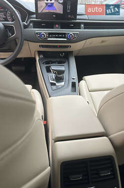 Седан Audi A4 2023 в 