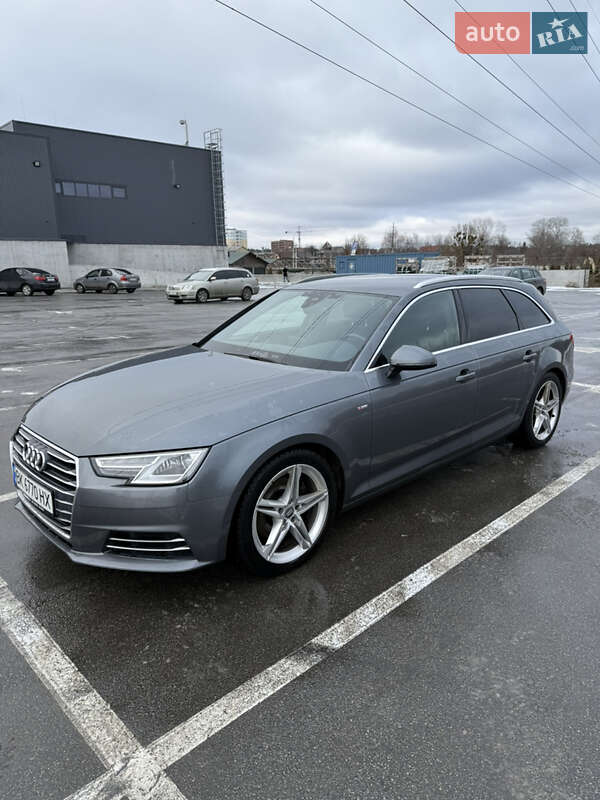 Универсал Audi A4 2017 в Киеве