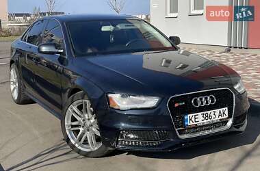 Седан Audi A4 2013 в Дніпрі