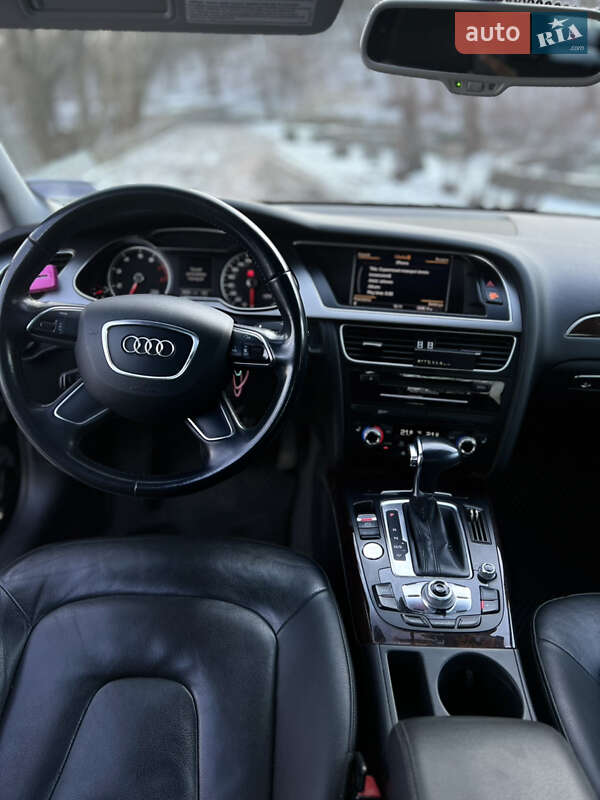 Седан Audi A4 2014 в Черкассах